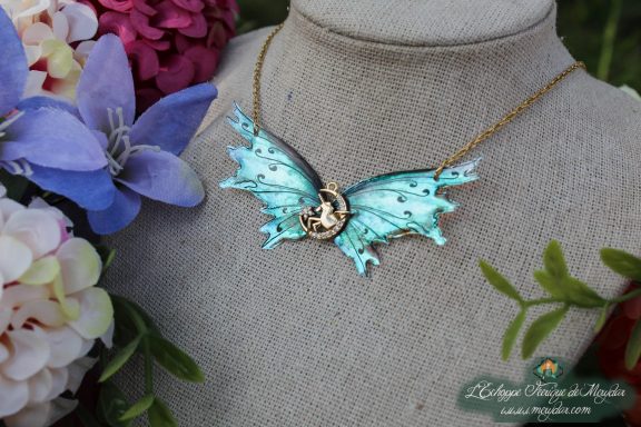 Pendentif aile de dragon turquoise avec breloque lune