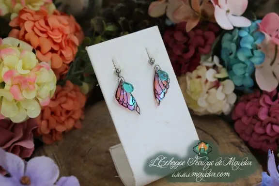 Boucles d'oreilles longues ailes vitrail turquoise rose avec cristal pendant