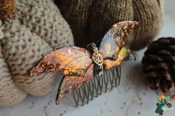 Peigne a cheveux aile de chauve-souris orange pailete, vue entiere
