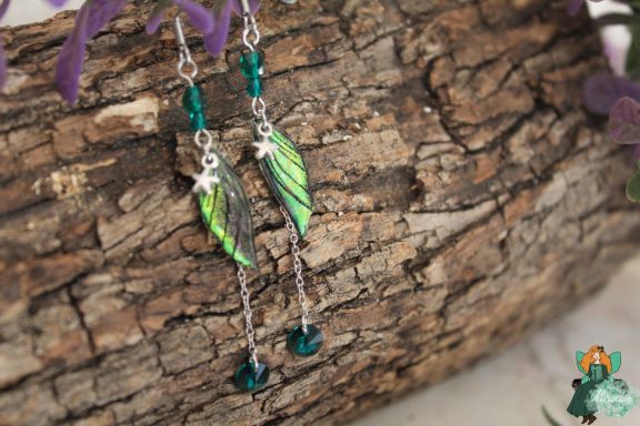 Boucles d'oreilles aile feuille verte avec perles turquoise