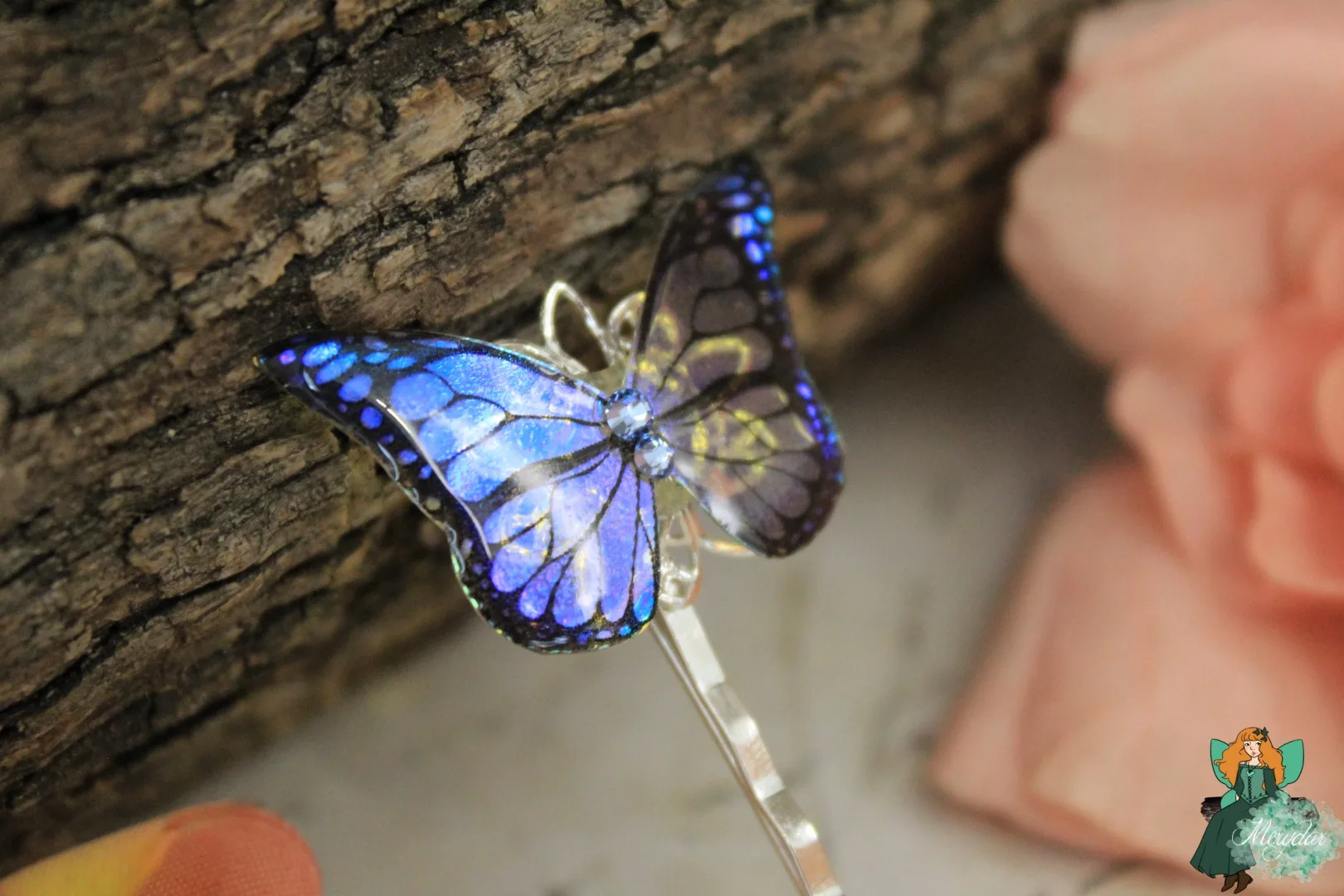 Epingle a cheveux papillon bleu violet, gros plan variante