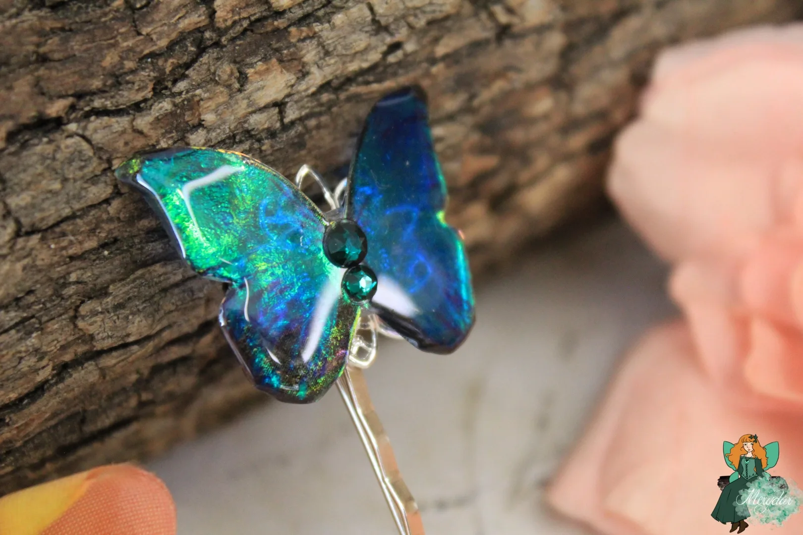 Epingle a cheveux papillon vert avec gemme centrale