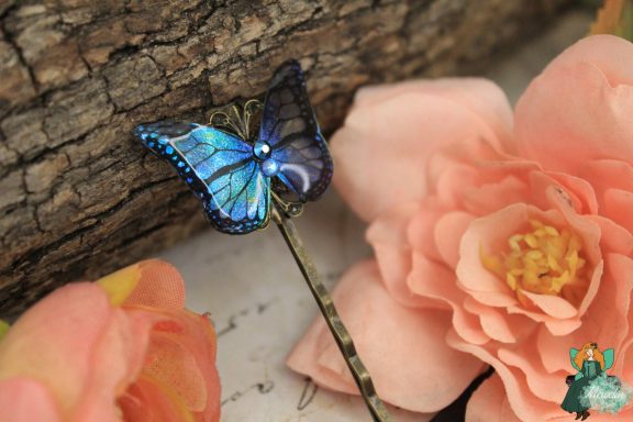 Petite epingle a cheveux papillon bleu