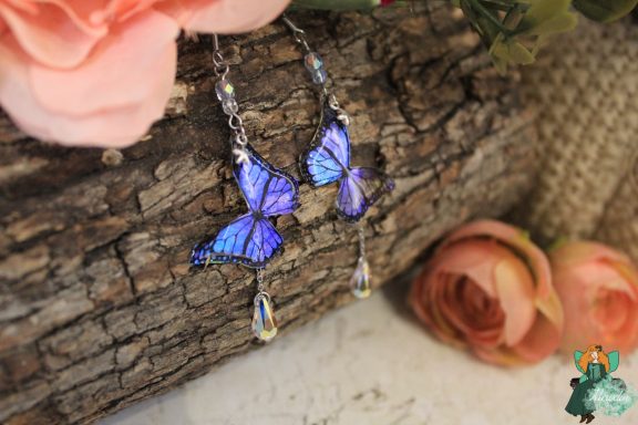 Petites boucles d'oreilles papillon bleu violet
