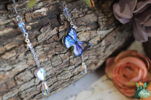 Boucles d'oreilles papillon bleu violet avec breloque coeur pendante
