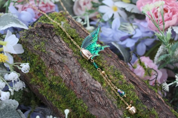 Pendentif aile de fee turquoise avec breloque fleur et goutte pendante