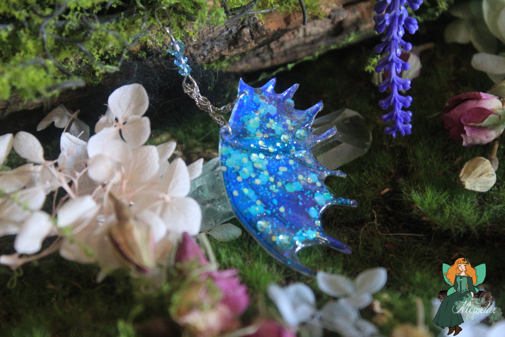 bijou féerique en forme d'ailes de fée ou de dragon, collab avec cassie art work echos et merveilles