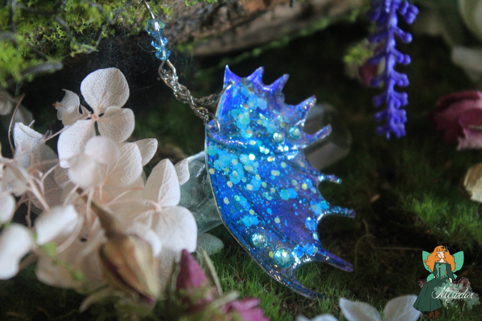 bijou féerique en forme d'ailes de fée ou de dragon, collab avec cassie art work echos et merveilles