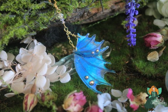 Pendentif aile de dragon bleue, autre variante