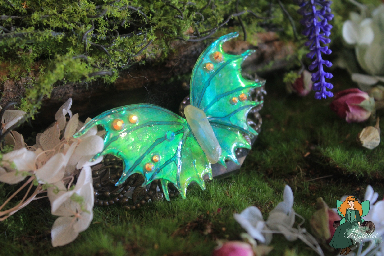 bijou féerique en forme d'ailes de fée ou de dragon, collab avec cassie art work echos et merveilles