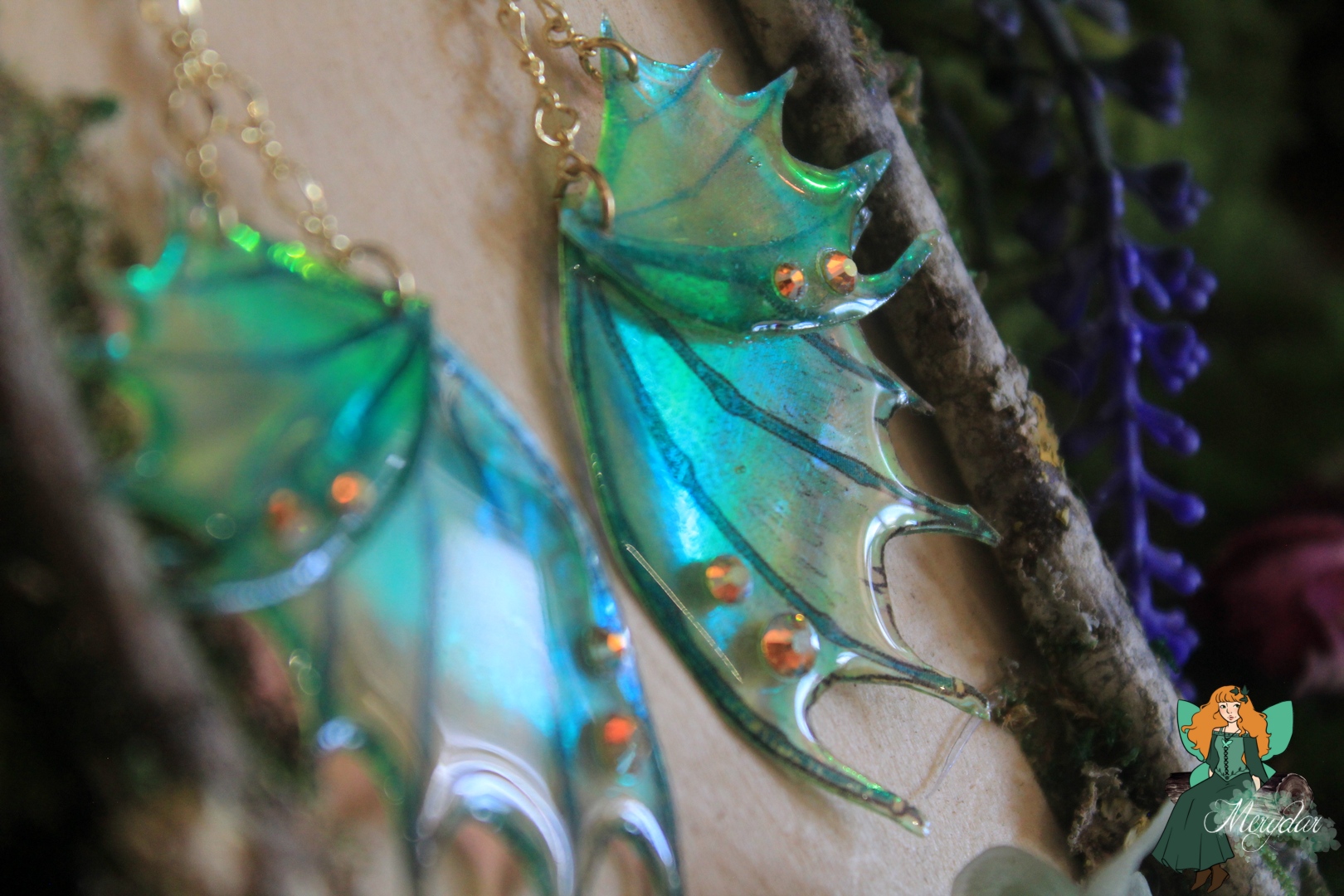 bijou féerique en forme d'ailes de fée ou de dragon, collab avec cassie art work echos et merveilles
